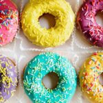 Donut w gastronomii i cukiernictwie. Dlaczego ten deser zdobył globalną popularność?
